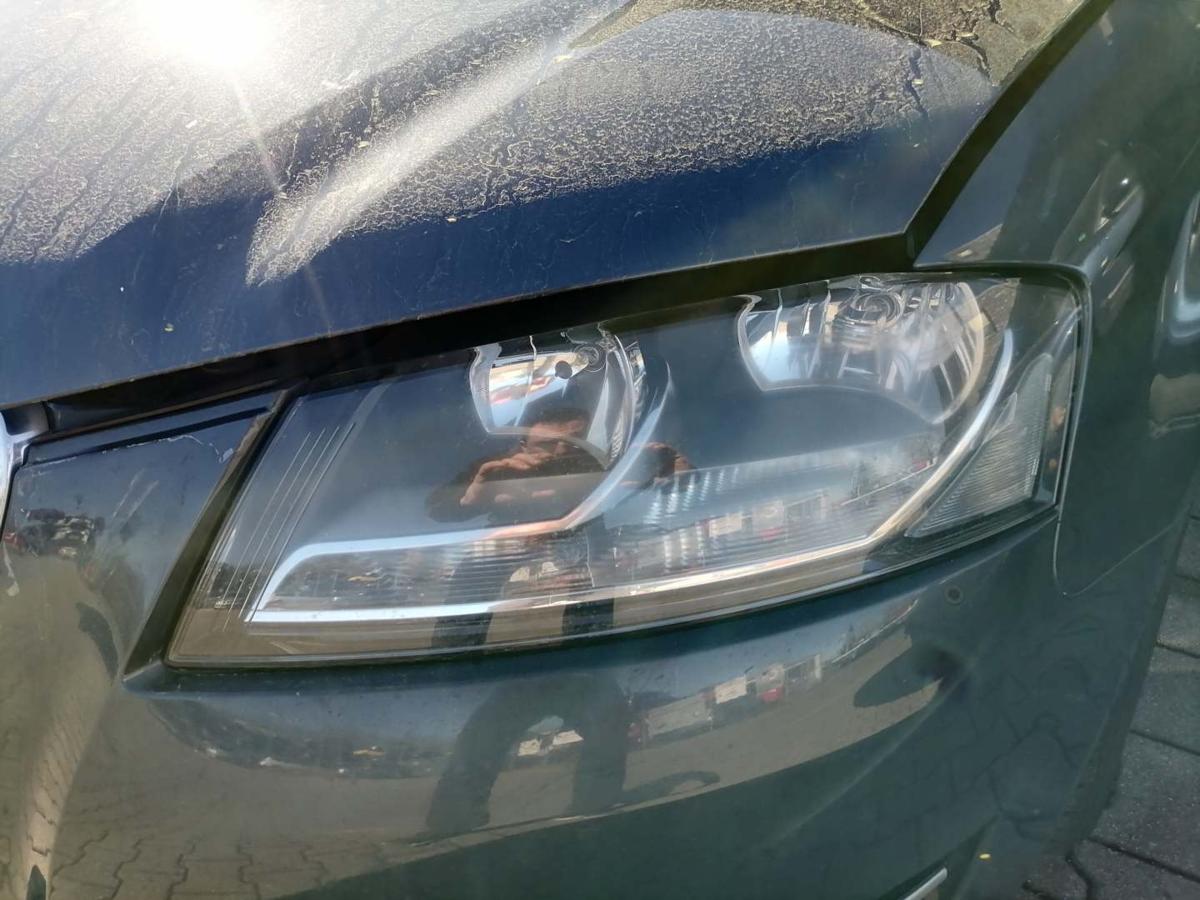 Audi A3 8P original Scheinwerfer vorn links Halogen Facelift Bj.2011